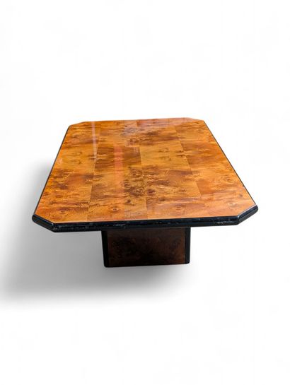 Table basse octogonale, le plateau en loupe...