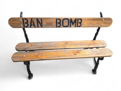 Banc de jardin avec piétement double en fonte....