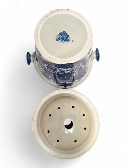 VICTORIA WARE IRONSTONE 
Important seau à...