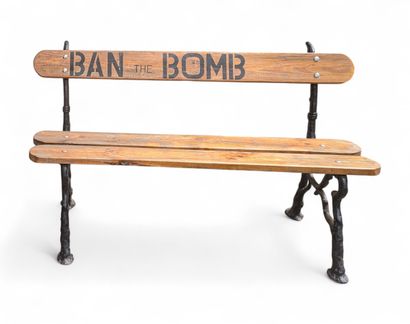 Banc de jardin avec piétement double en fonte....