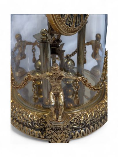 KERN (dans le goût de LANCEL).
Pendule 400...