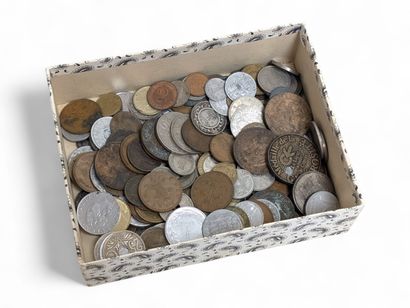 Collection de pièces de monnaie et billets...