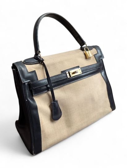 HERMES à PARIS (dans le goût de)
Sac à main...