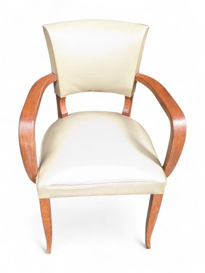 Fauteuil en teck avec garniture de skaï crème...