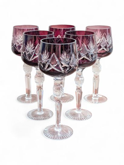 Suite de 6 verres à eau sur pied en cristal...