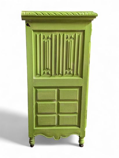 Meuble à hauteur d'appui en chêne mouluré...