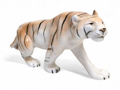 ROYAL DYX BOHEMIA
Tigre marchant
Sujet en...