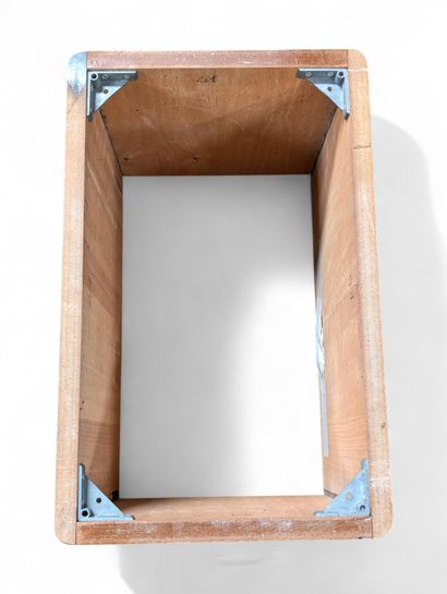 Table basse octogonale, le plateau en loupe...