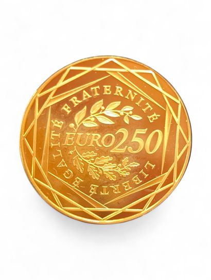 MONNAIE DE PARIS. 
Une pièce en or jaune...