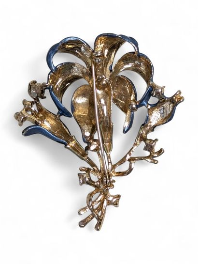 Grande broche Hémérocaille en métal doré...