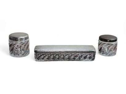 CAILAR BAYARD
Garniture de toilette en cristal...