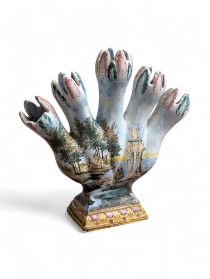 Bouquetière tulipière en céramique polychrome...