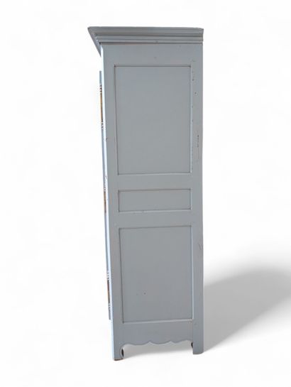 Armoire de chambre en chêne mouluré et sculpté...