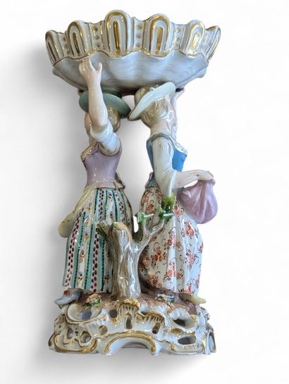 MEISSEN - SAXE
Sujet vide-poche en porcelaine...