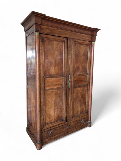 Grande armoire en acajou et placage d'acajou,...