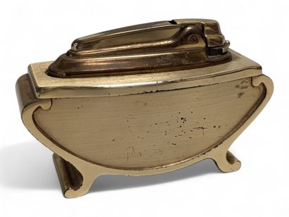 RONSON
Briquet de table en métal doré, de...