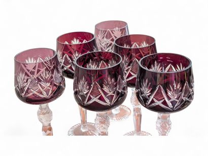 Suite de 6 verres à eau sur pied en cristal...