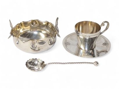 Coupe rince-doigts en métal argenté à décor...
