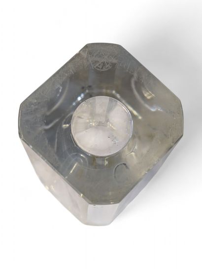BACCARAT
Petit vase octogonal en cristal...