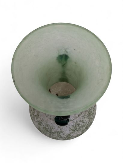 MURANO
Vase balustre en verre vert clair...