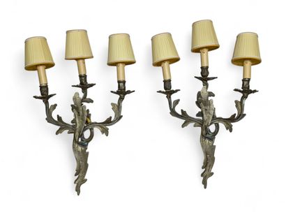 Paire d'appliques en bronze ciselé et doré...
