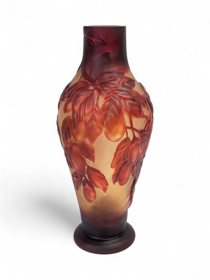 GALLE TIP
Grand vase de forme obus en verre...
