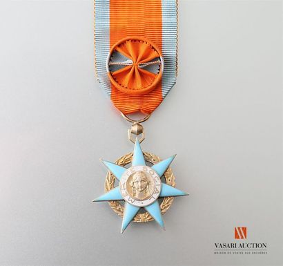 Ordre du mérite social, (institué en 1936,...