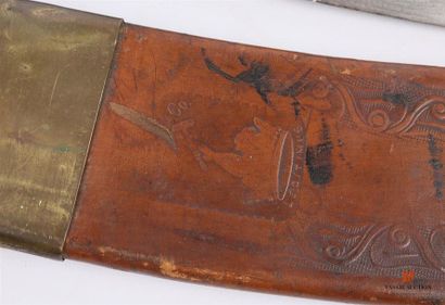 Sabre machette, poignée corne (petite manque),...