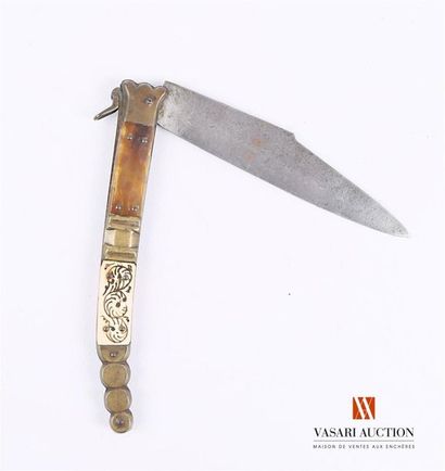 Couteau pliant dit Navaja, système à cran...