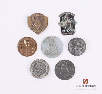Insignes de journée ou patriotiques (dont...