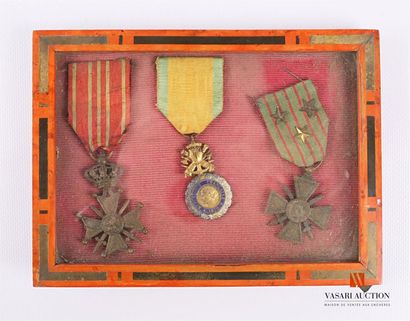 Ensemble de décorations Epoque Première Guerre...