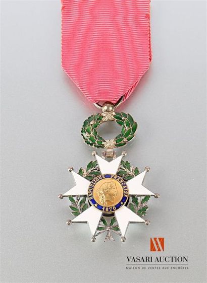 Ordres et décorations : Ordre de la Légion...