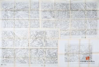 4 cartes militaires de différentes dimensions...
