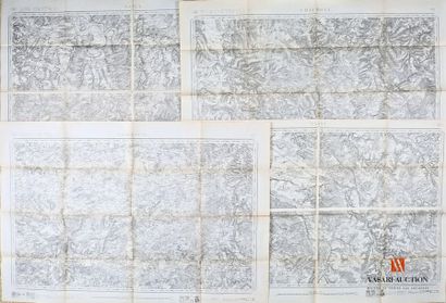 4 cartes militaires de différentes dimensions,...