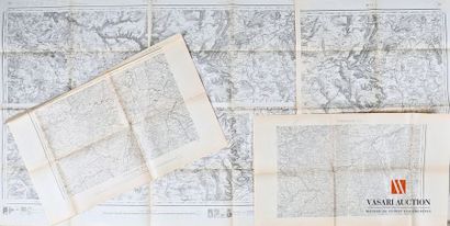 4 cartes militaires de différentes dimensions,...