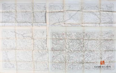 4 cartes militaires de différentes dimensions,...