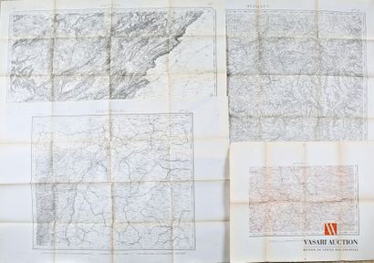 4 cartes militaires de différentes dimensions,...