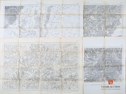 4 cartes militaires de différentes dimensions,...