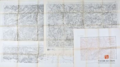4 cartes militaires de différentes dimensions,...