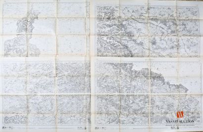 4 cartes militaires de différentes dimensions,...