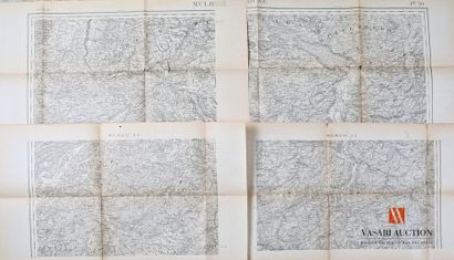 4 cartes militaires de différentes dimensions,...