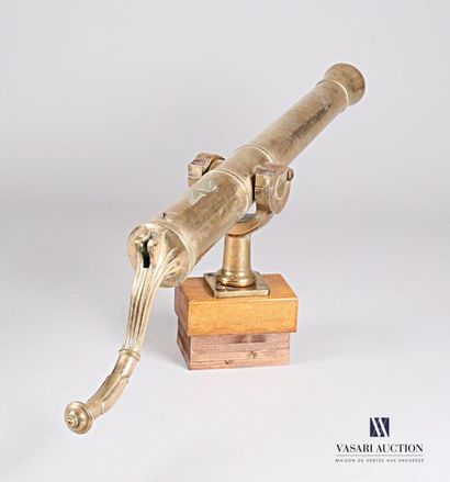 Canon de marine à percussion calibre 45 mm,...