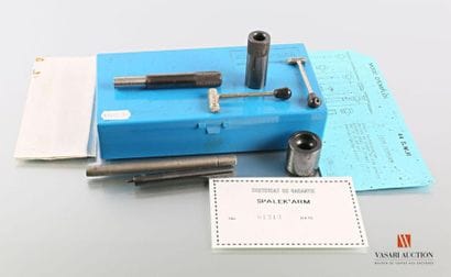 Coffret SPALEK'ARM contenant un nécessaire...
