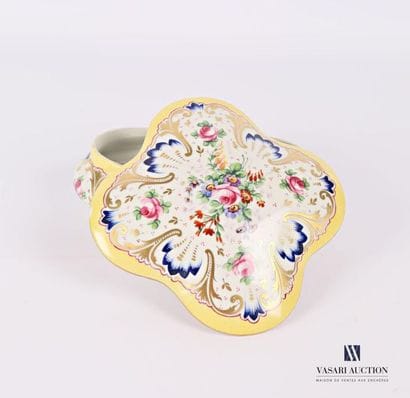 LIMOGES
Porcelain candy box of square shape...