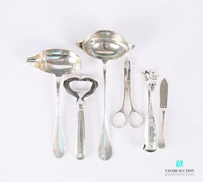 Silver plated metal set comprising a sauce...