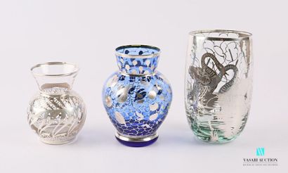 Batch comprising two baluster-shaped vases,...