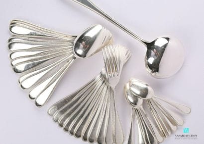Housewife's part in silver plated metal,...