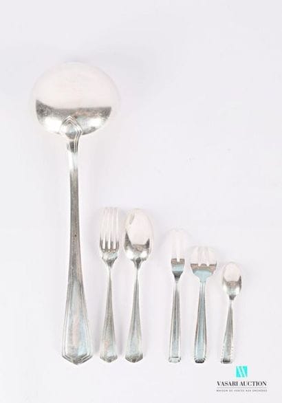 A silver-plated metal set comprising eleven...