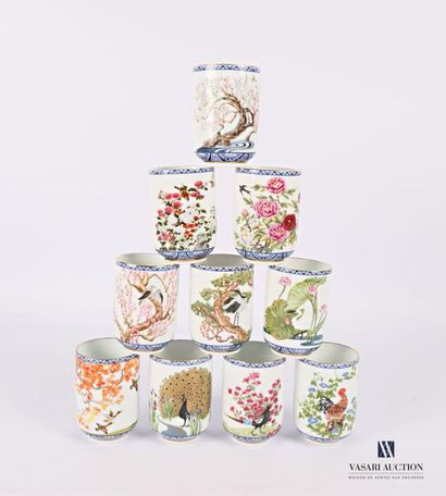 JAPAN
Suite ten white porcelain cups with...