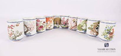 JAPAN
Suite ten white porcelain cups with...